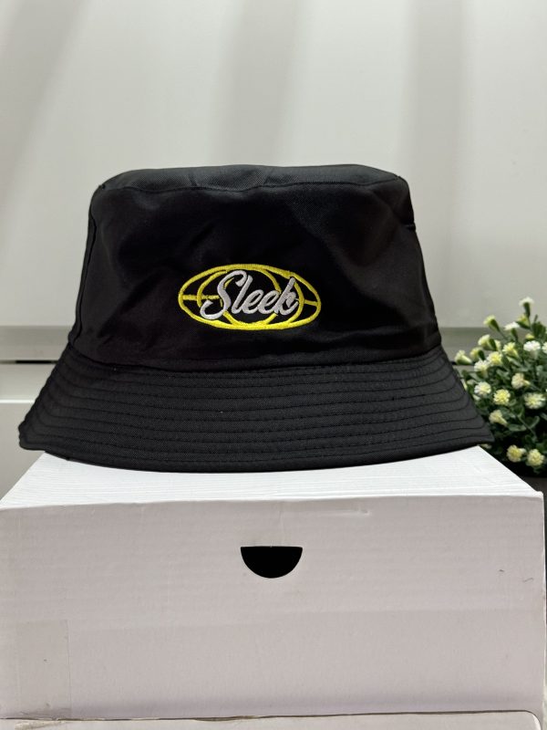 SLEEK BLACK BUCKET HAT