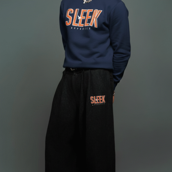 Sleek Sweatshirt In navy Blue